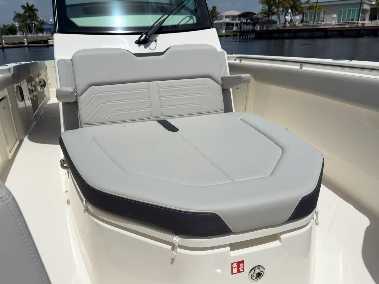 2026 Boston Whaler 330 Outrage 33.0 feet, Clearwater, Florida #19
