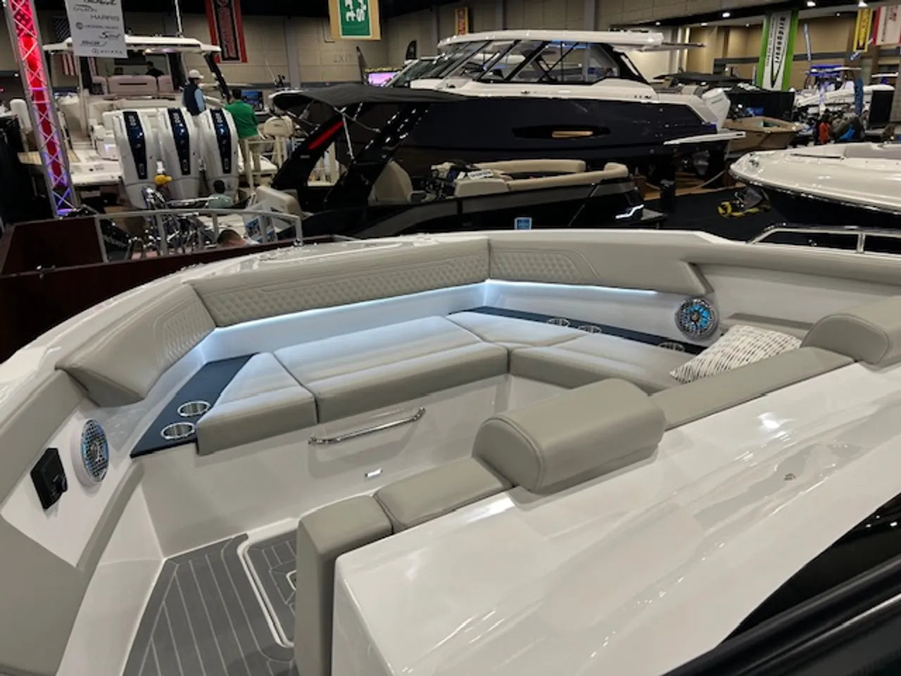 2026 Cruisers Yachts 34 GLS Outboard 34.0 feet, Clearwater, Florida #29