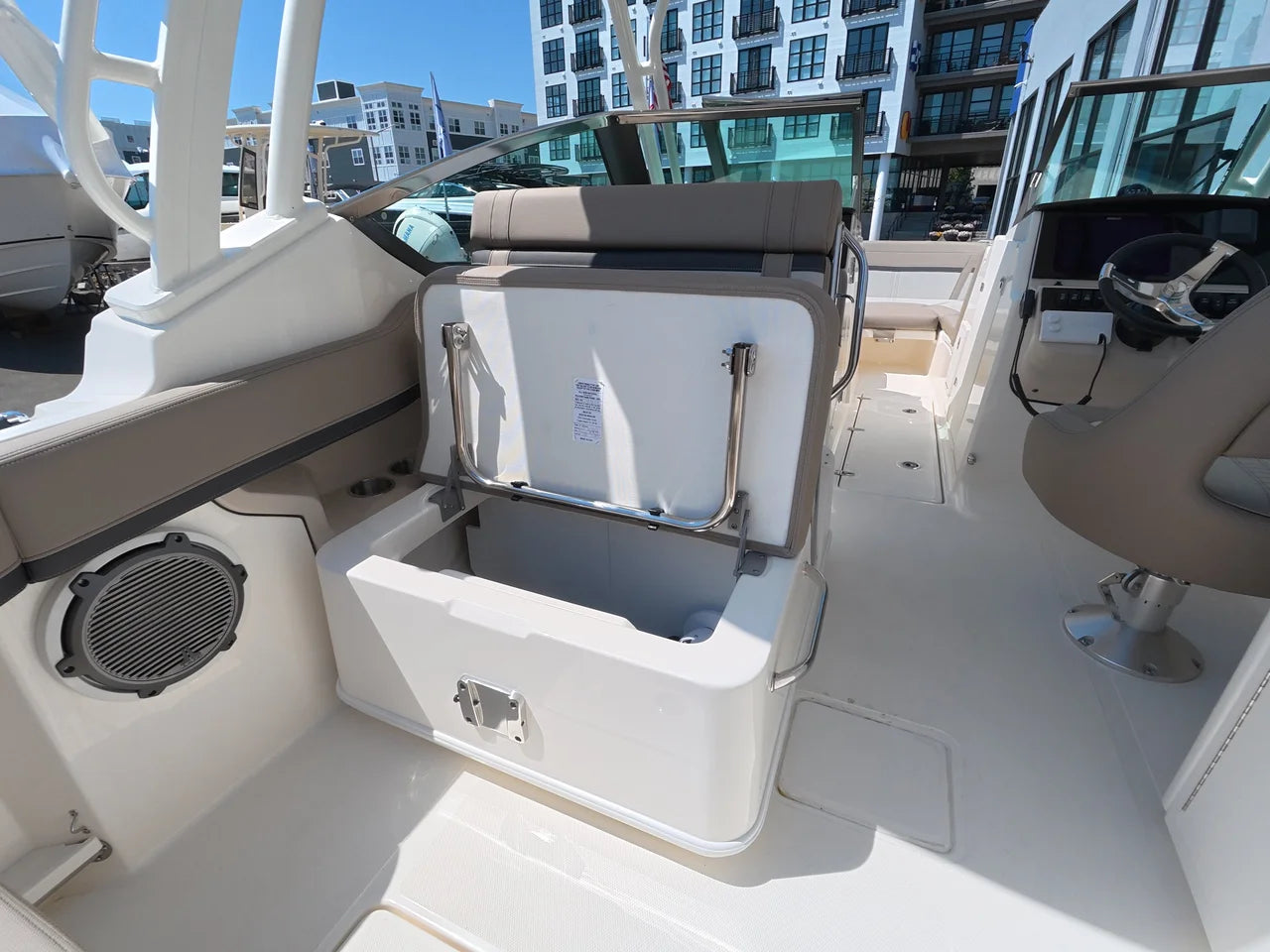 2026 Boston Whaler 240 Vantage 24.0 feet, Clearwater, Florida #11