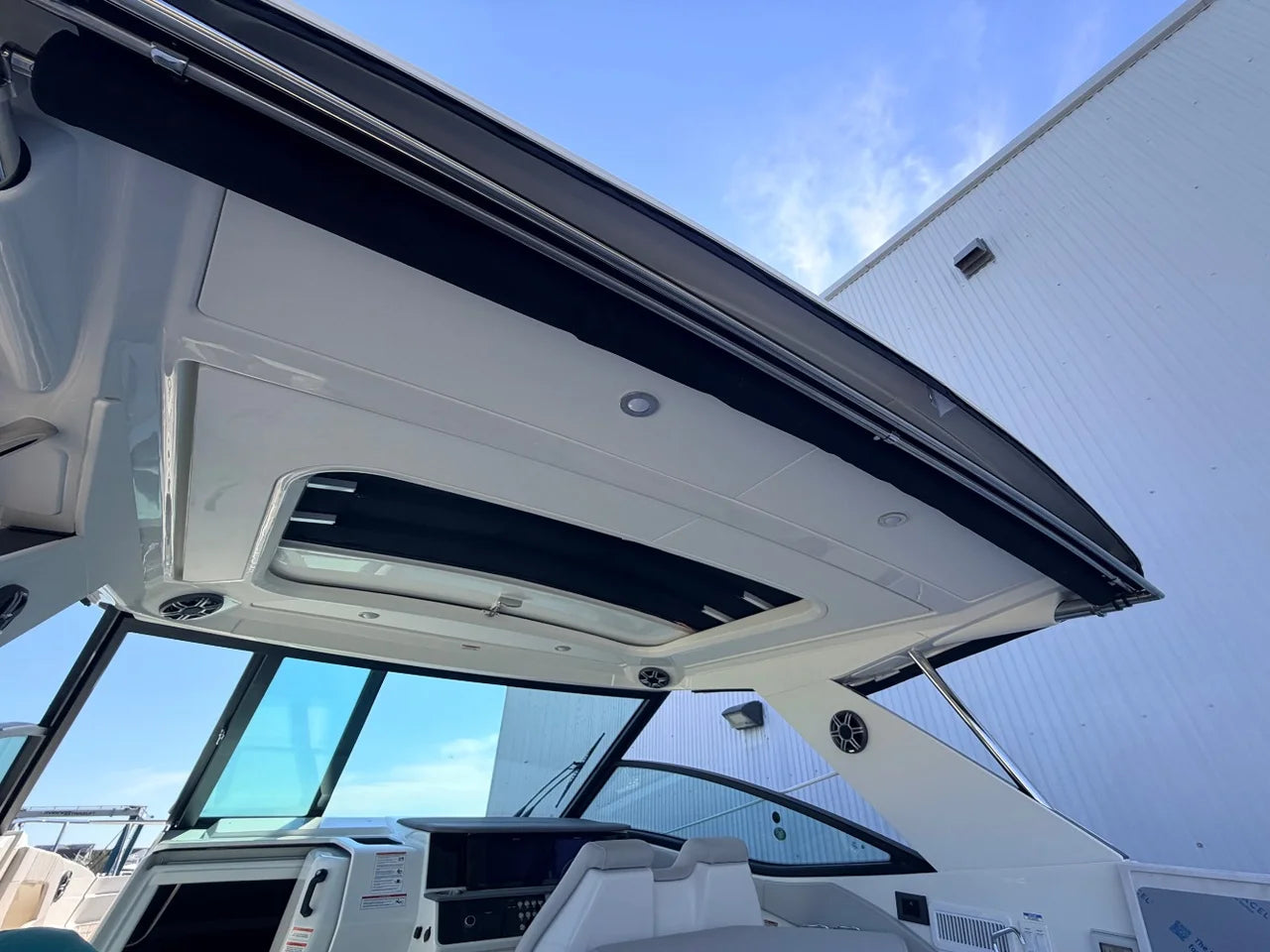 2026 Sea Ray Sundancer 320 Outboard 32.0 feet, Clearwater, Florida #13
