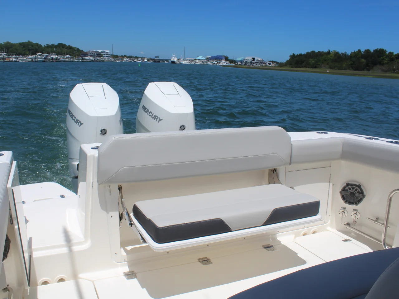 2026 Boston Whaler 330 Outrage 33.0 feet, Clearwater, Florida #11