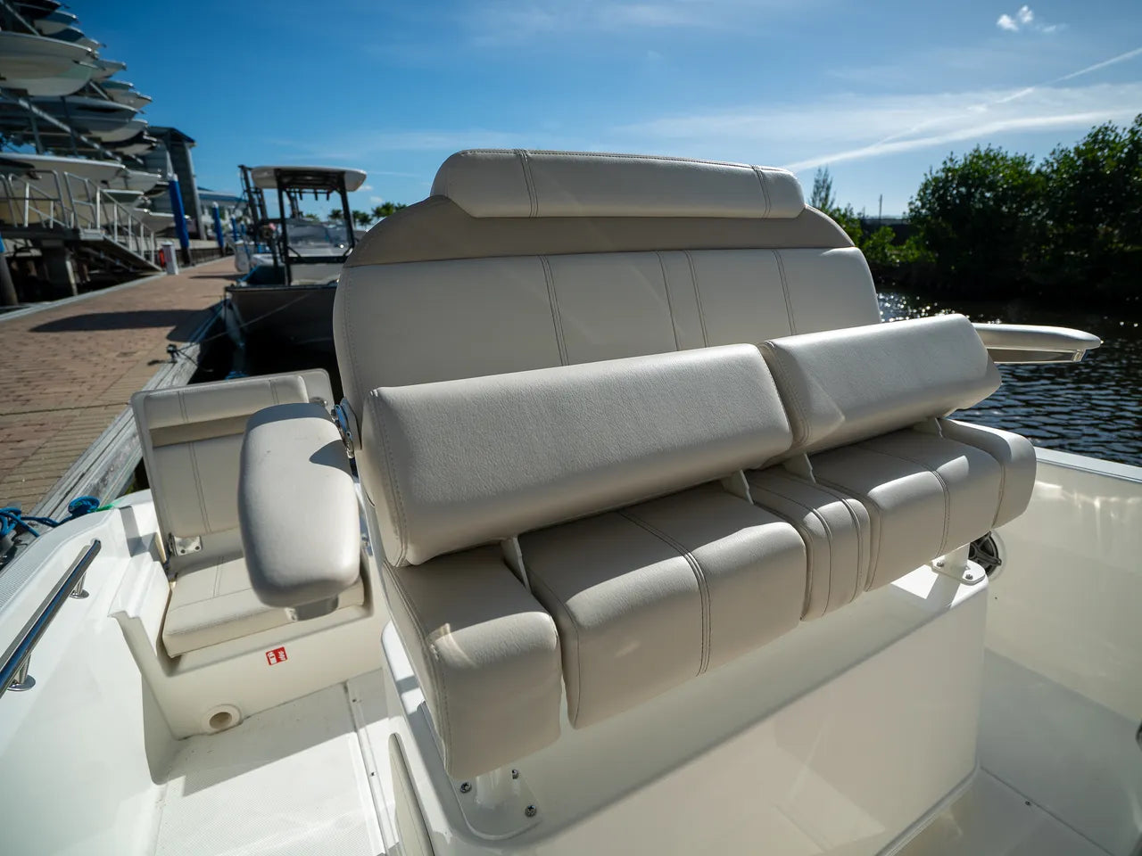 2026 Boston Whaler 220 Dauntless 22.0 feet, Clearwater, Florida #9