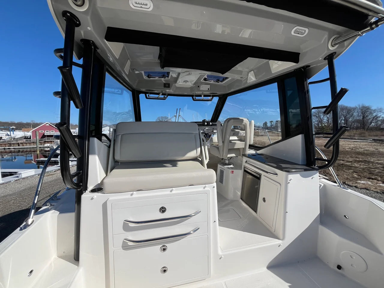 2026 Boston Whaler 325 Conquest 32.0 feet, Clearwater, Florida #14