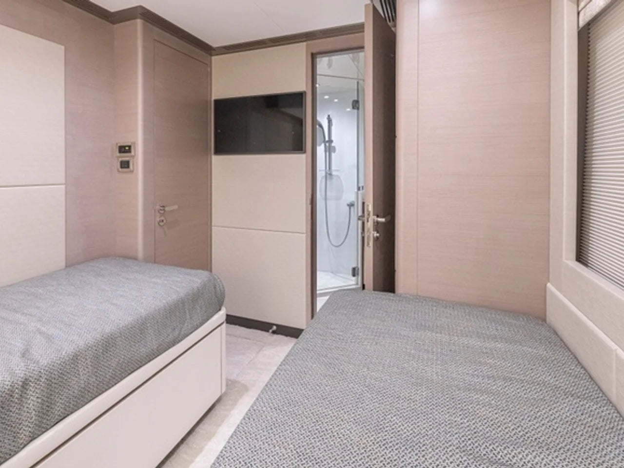 2027 Ocean Alexander 27R 93.0 feet, Clearwater, Florida #71