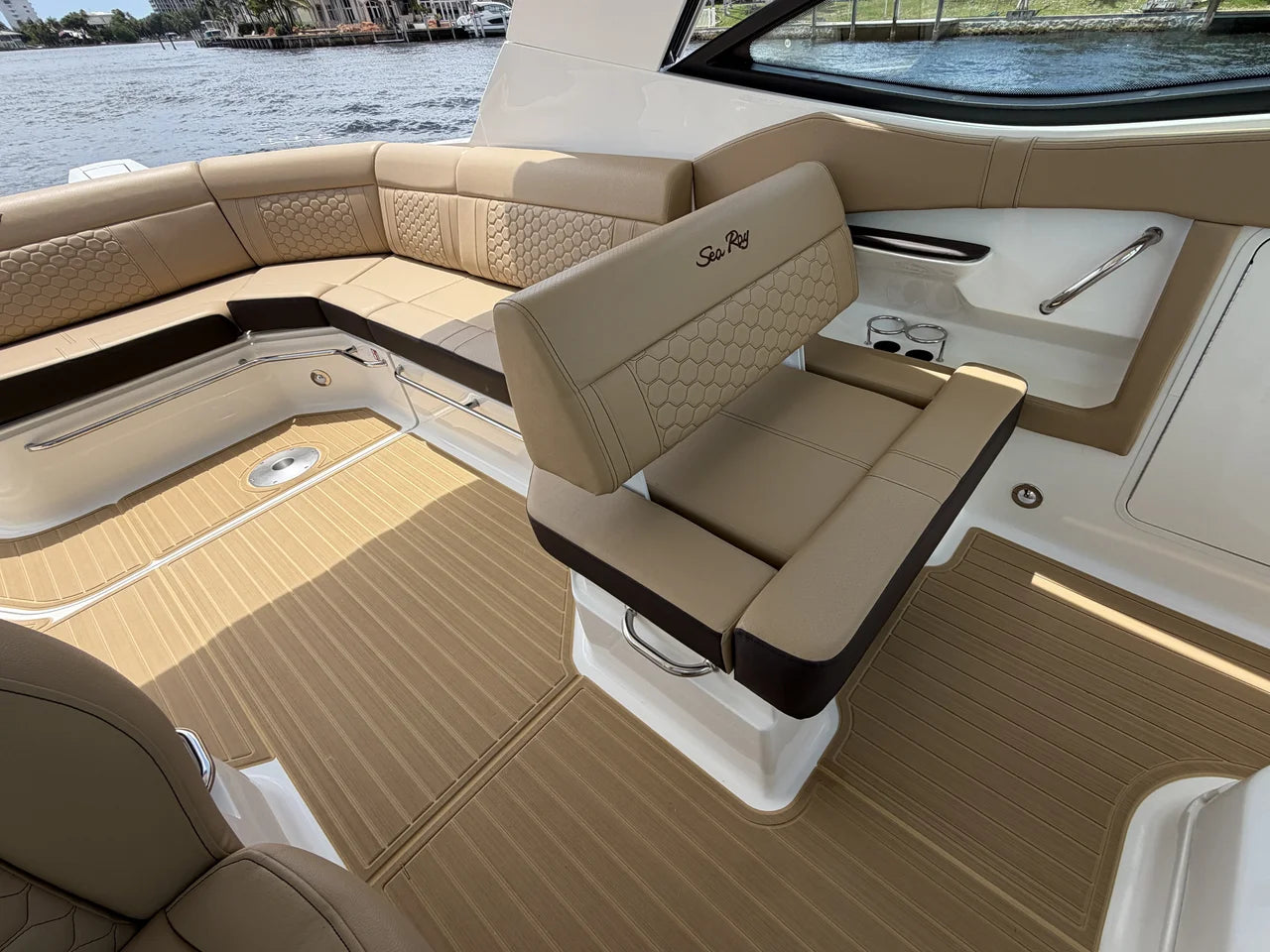 2026 Sea Ray Sundancer 320 Outboard 32.0 feet, Clearwater, Florida #34