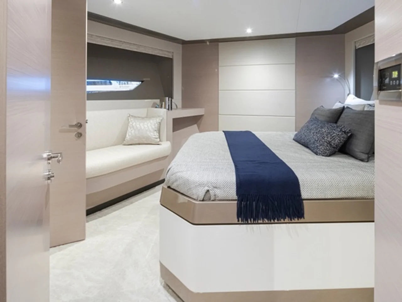 2027 Ocean Alexander 27R 93.0 feet, Clearwater, Florida #74