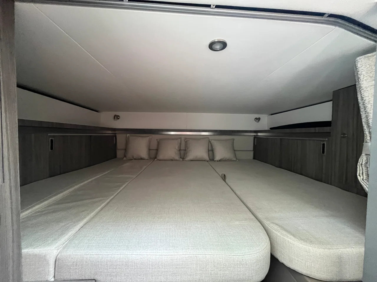 2026 Sea Ray Sundancer 320 Outboard 32.0 feet, Clearwater, Florida #24