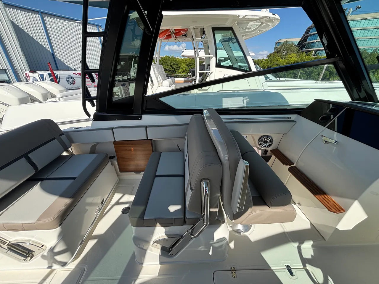 2026 Boston Whaler 330 Vantage 33.0 feet, Clearwater, Florida #13