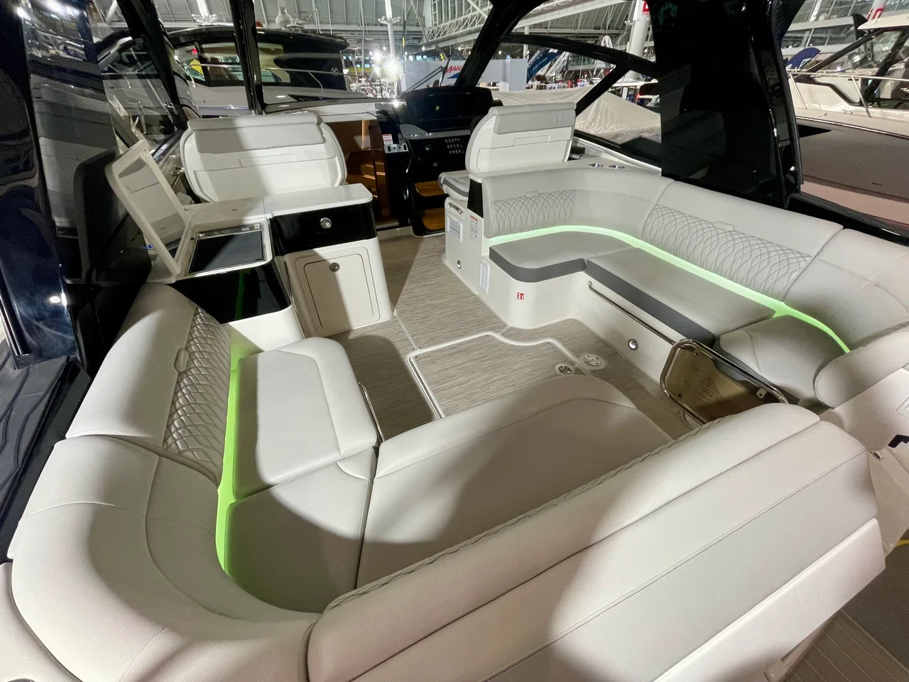 2026 Sea Ray Sundancer 370 Outboard 37.0 feet, Clearwater, Florida #3