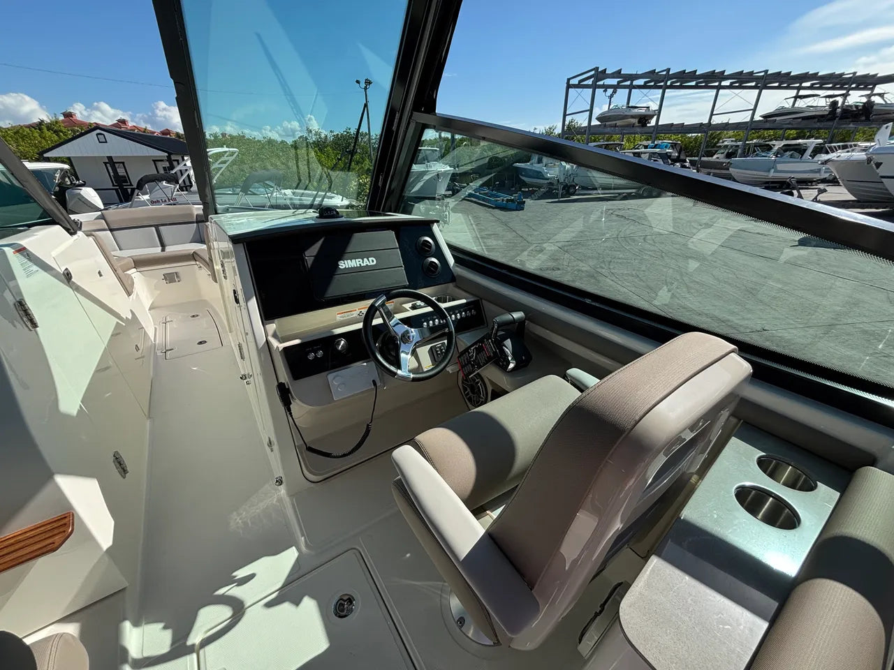 2026 Boston Whaler 330 Vantage 33.0 feet, Clearwater, Florida #18