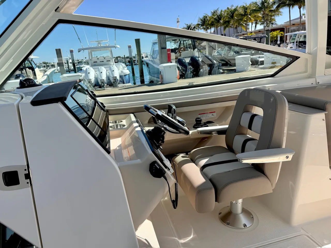 2026 Boston Whaler 330 Vantage 33.0 feet, Clearwater, Florida #40