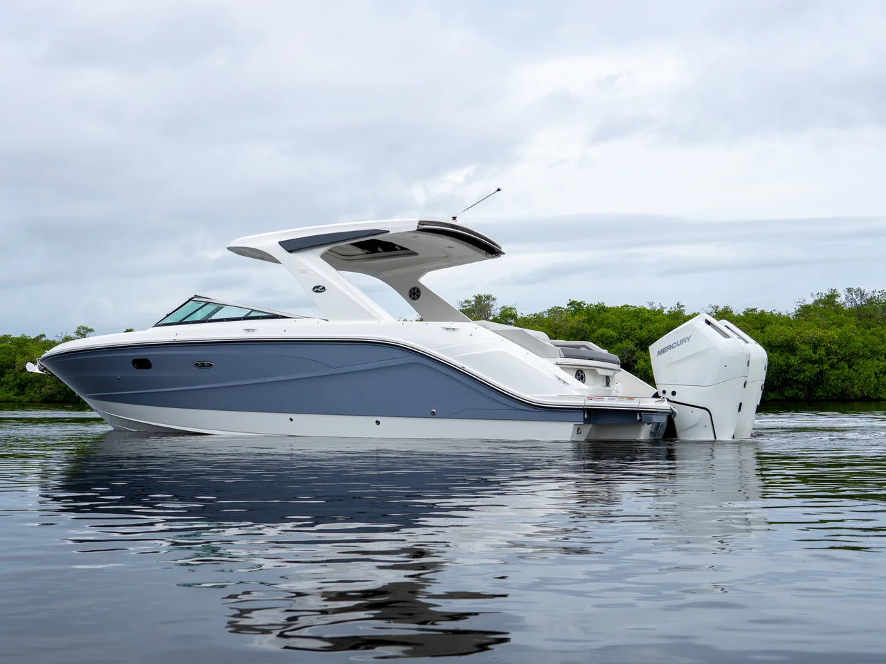 2027 Sea Ray SLX 310 Outboard 31.0 feet, Clearwater, Florida #2