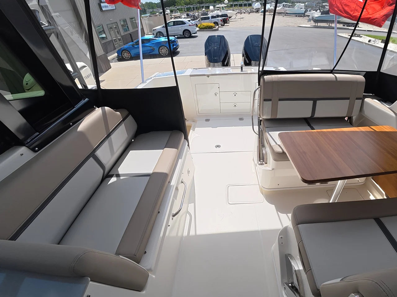 2025 Boston Whaler 330 Vantage 33.0 feet, Clearwater, Florida #17