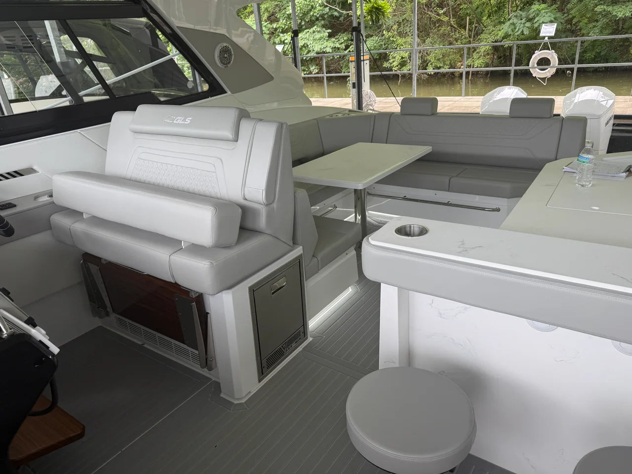 2027 Cruisers Yachts 42 GLS Outboard 42.0 feet, Clearwater, Florida #6