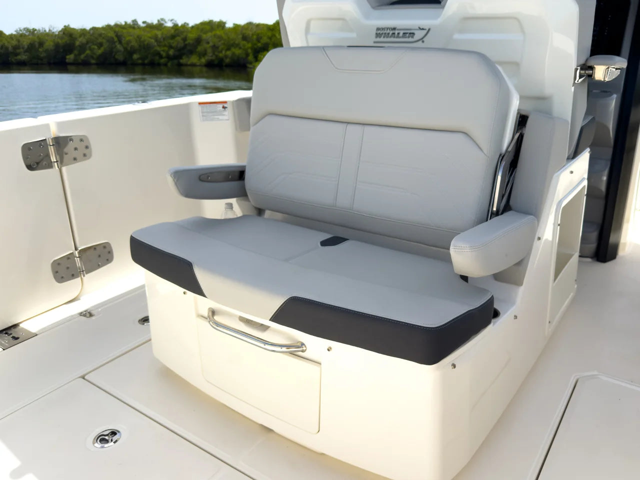 2026 Boston Whaler 330 Outrage 33.0 feet, Clearwater, Florida #9