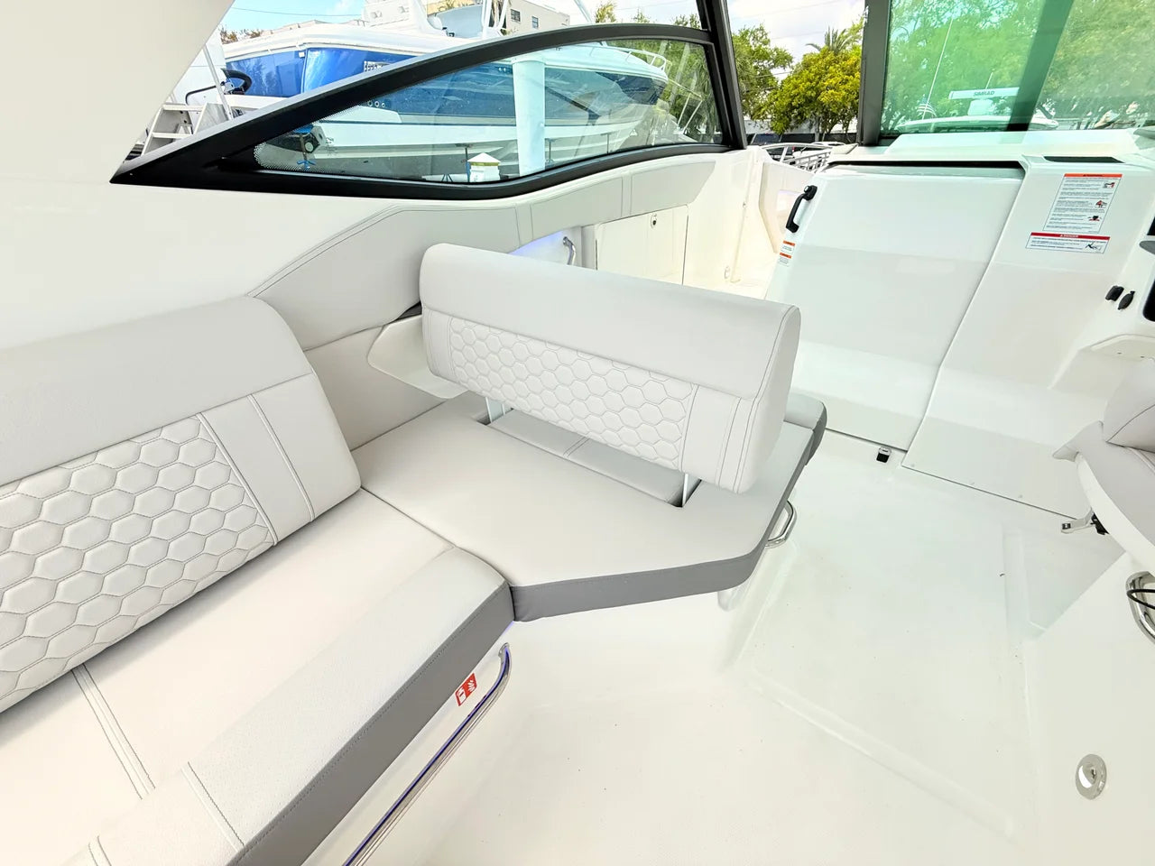 2026 Sea Ray Sundancer 320 Outboard 32.0 feet, Clearwater, Florida #42