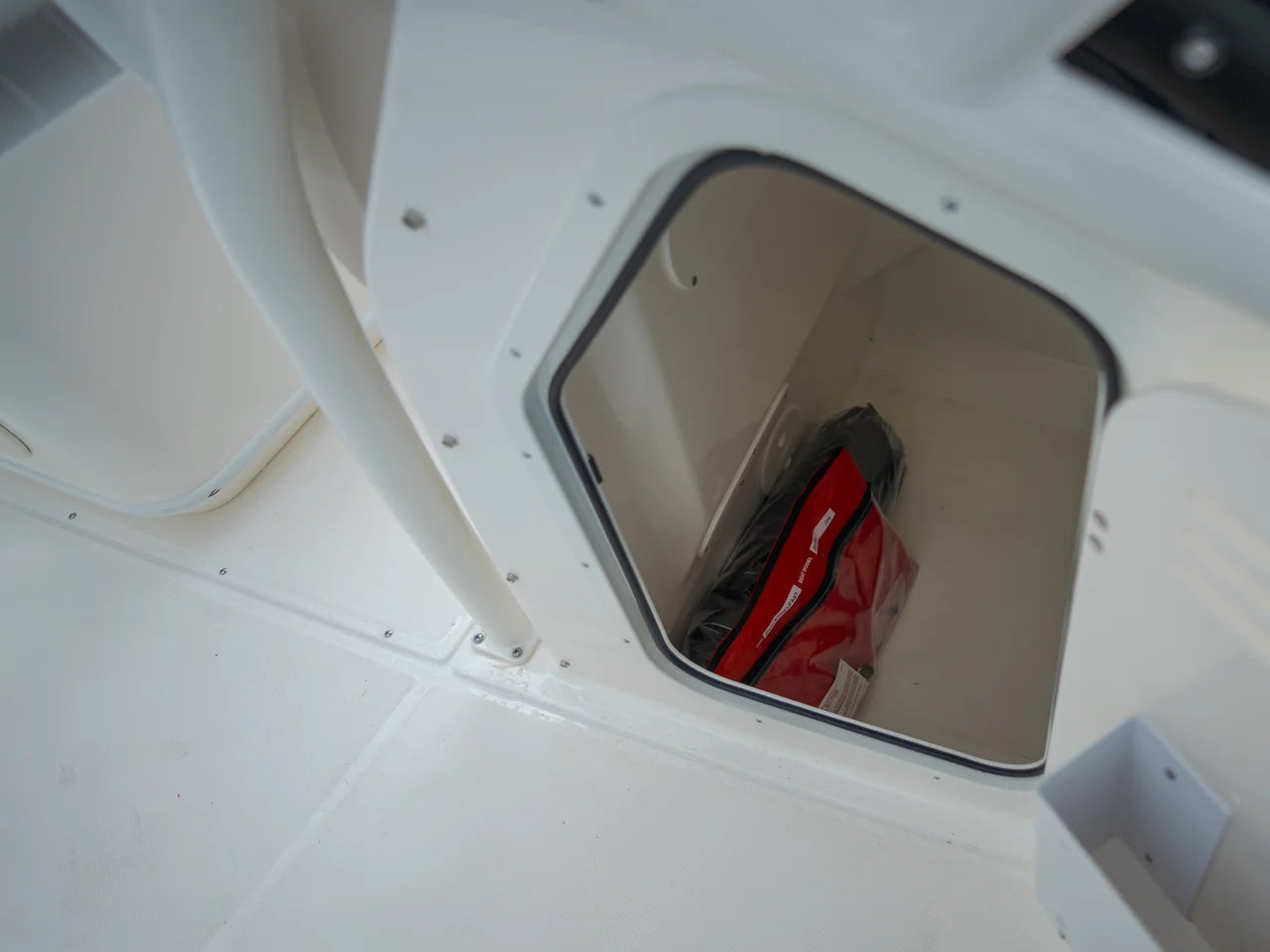 2027 Boston Whaler 210 Montauk 21.0 feet, Clearwater, Florida #15