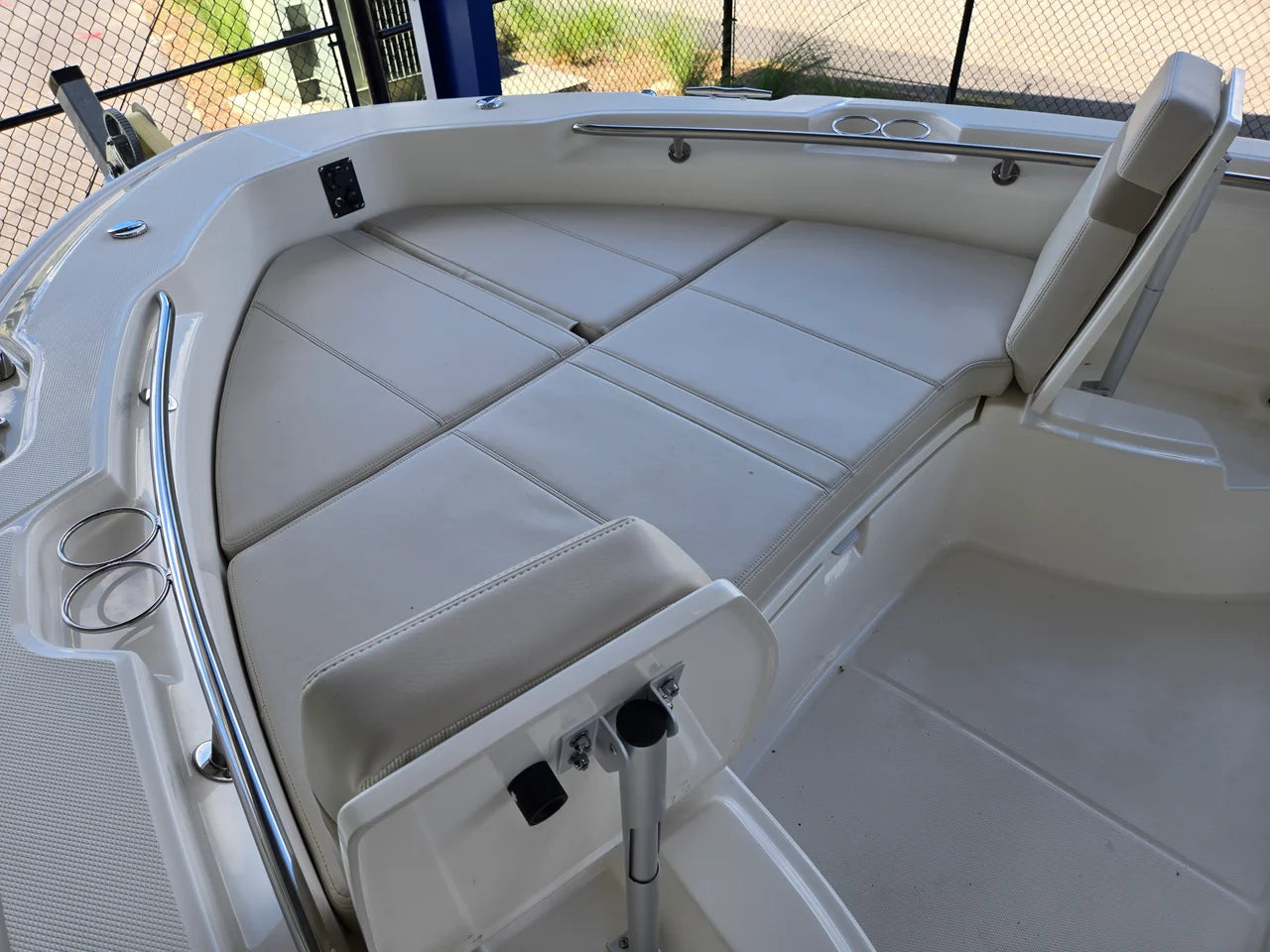 2026 Boston Whaler 250 Dauntless 25.0 feet, Clearwater, Florida #17
