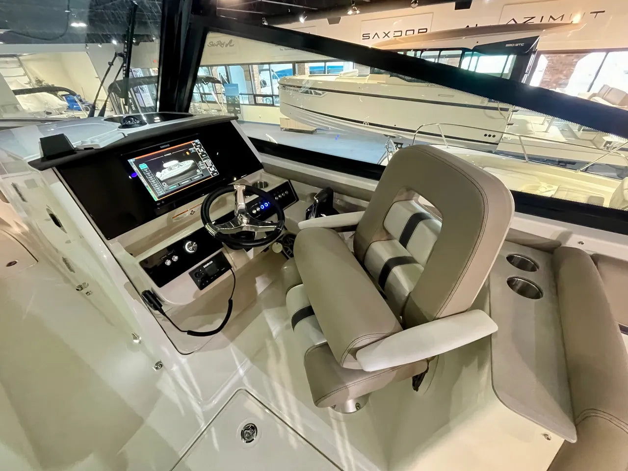 2026 Boston Whaler 330 Vantage 33.0 feet, Clearwater, Florida #15