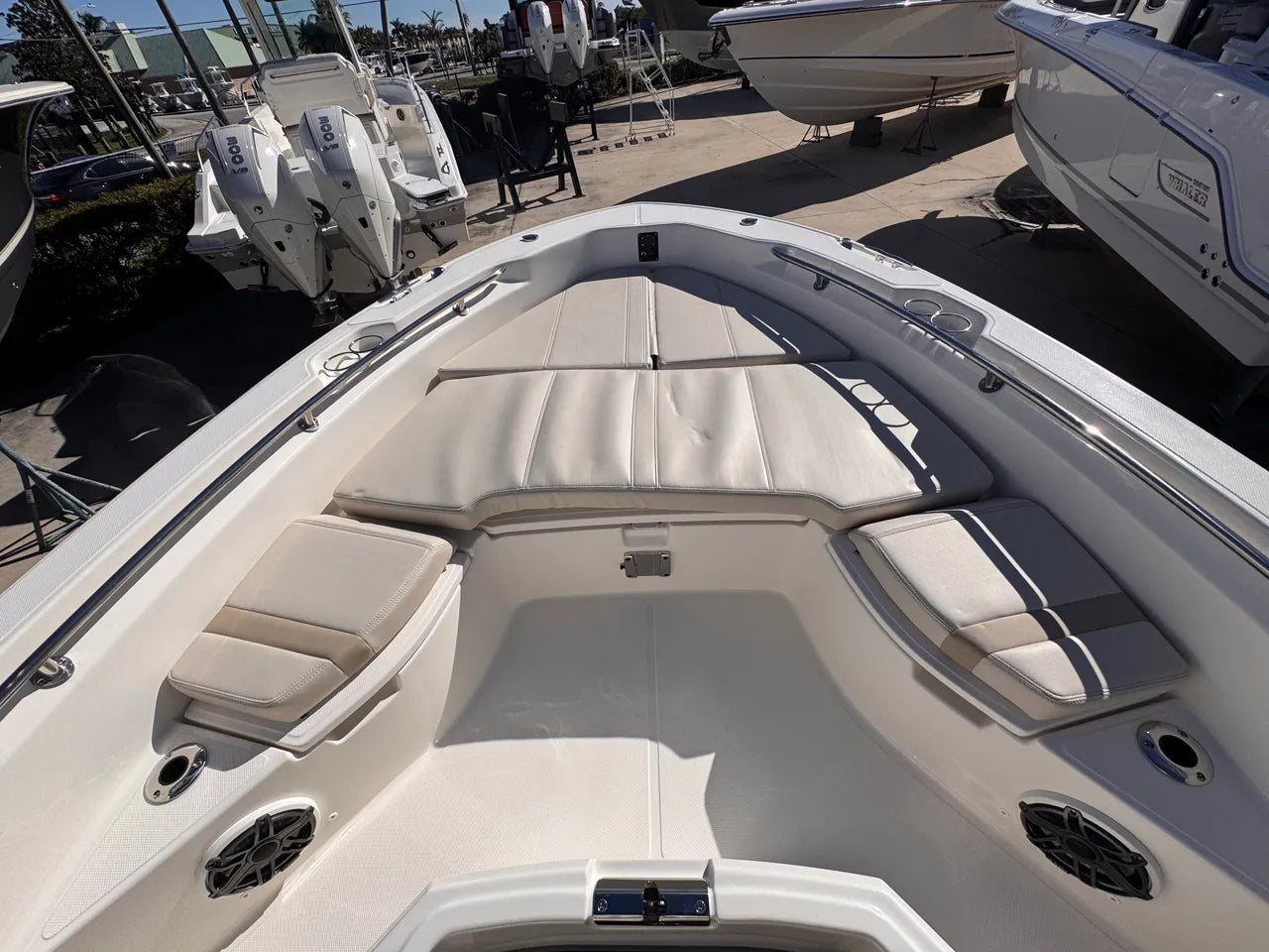 2026 Boston Whaler 250 Dauntless 25.0 feet, Clearwater, Florida #23