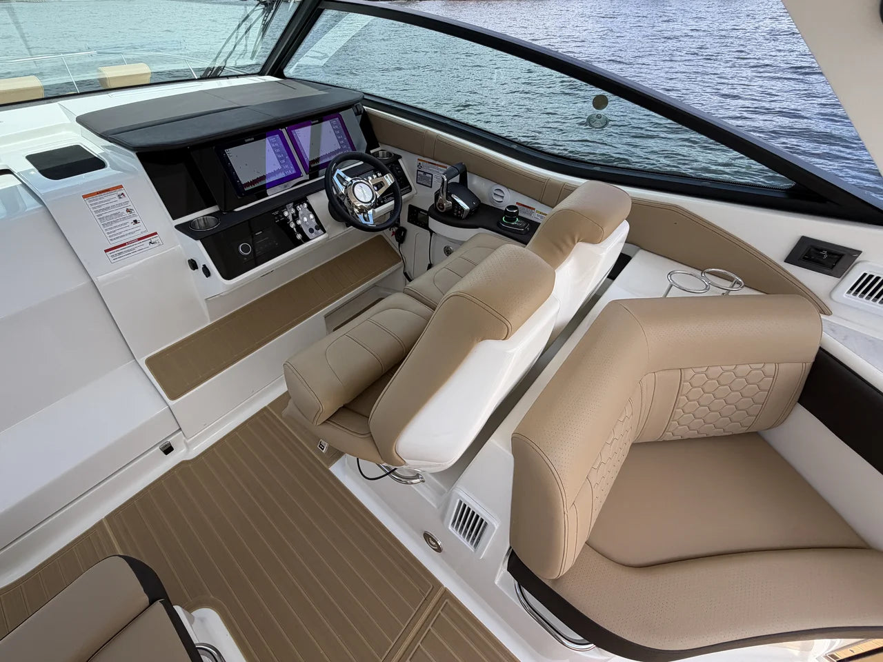 2026 Sea Ray Sundancer 320 Outboard 32.0 feet, Clearwater, Florida #37