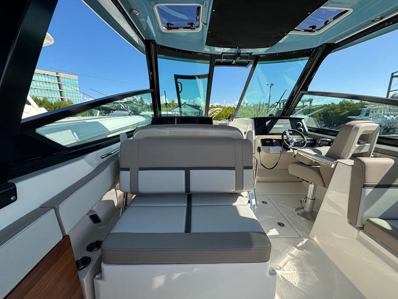 2026 Boston Whaler 330 Vantage 33.0 feet, Clearwater, Florida #10