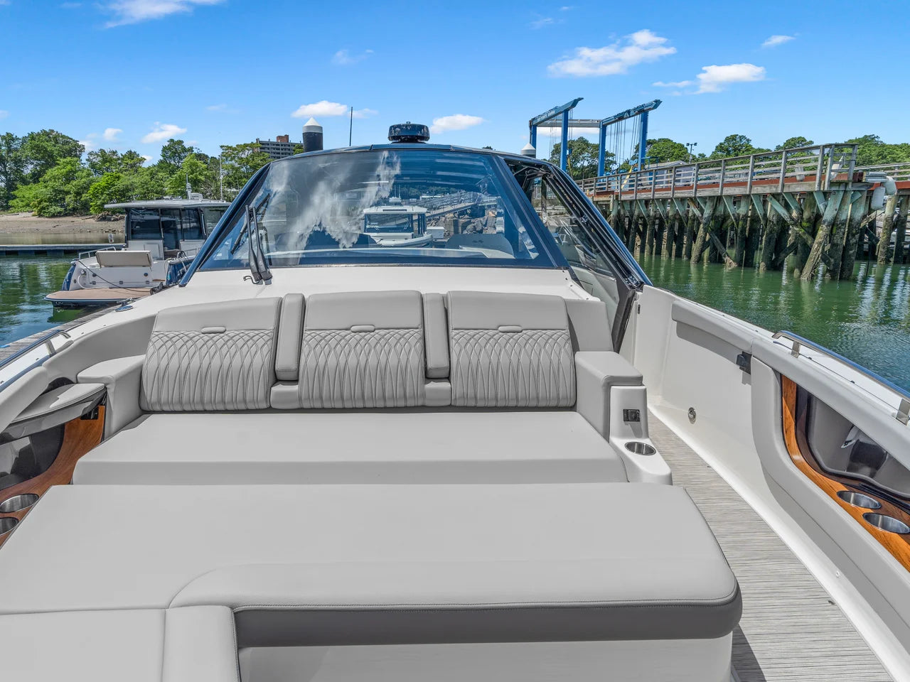 2026 Sea Ray Sundancer 370 Outboard 37.0 feet, Clearwater, Florida #40