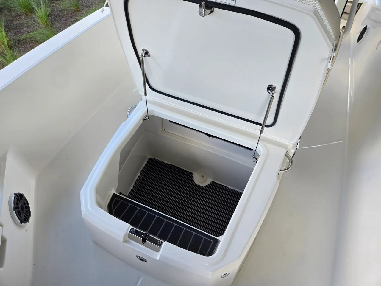 2026 Boston Whaler 250 Dauntless 25.0 feet, Clearwater, Florida #15