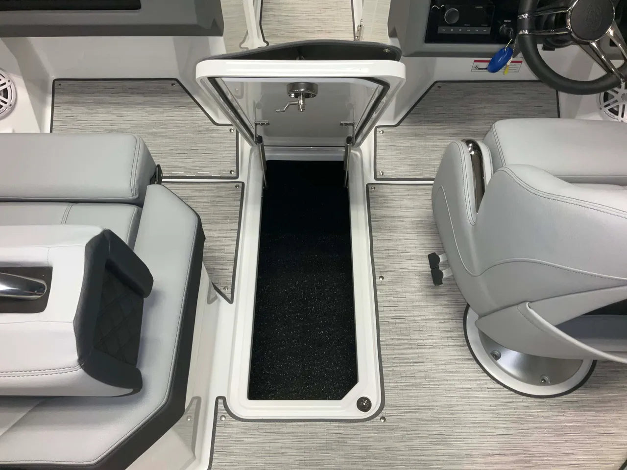 2026 Cobalt R4 Outboard 24.0 feet, Clearwater, Florida #37