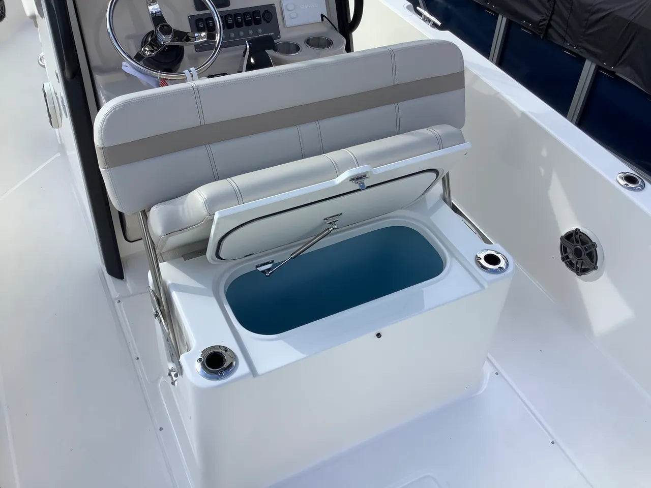 2026 Boston Whaler 220 Dauntless 22.0 feet, Clearwater, Florida #17
