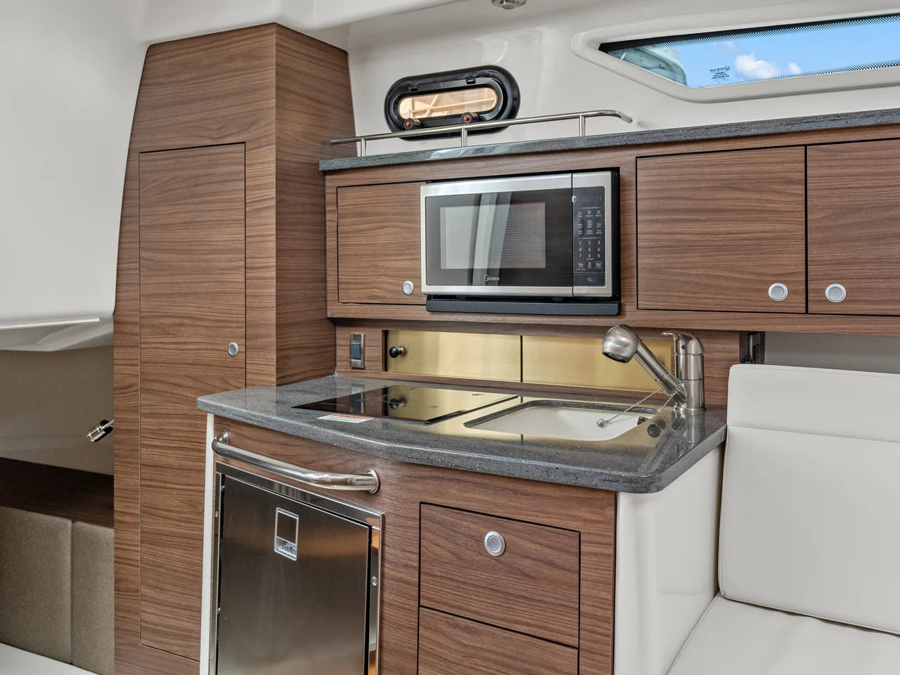 2026 Boston Whaler 325 Conquest 32.0 feet, Clearwater, Florida #34