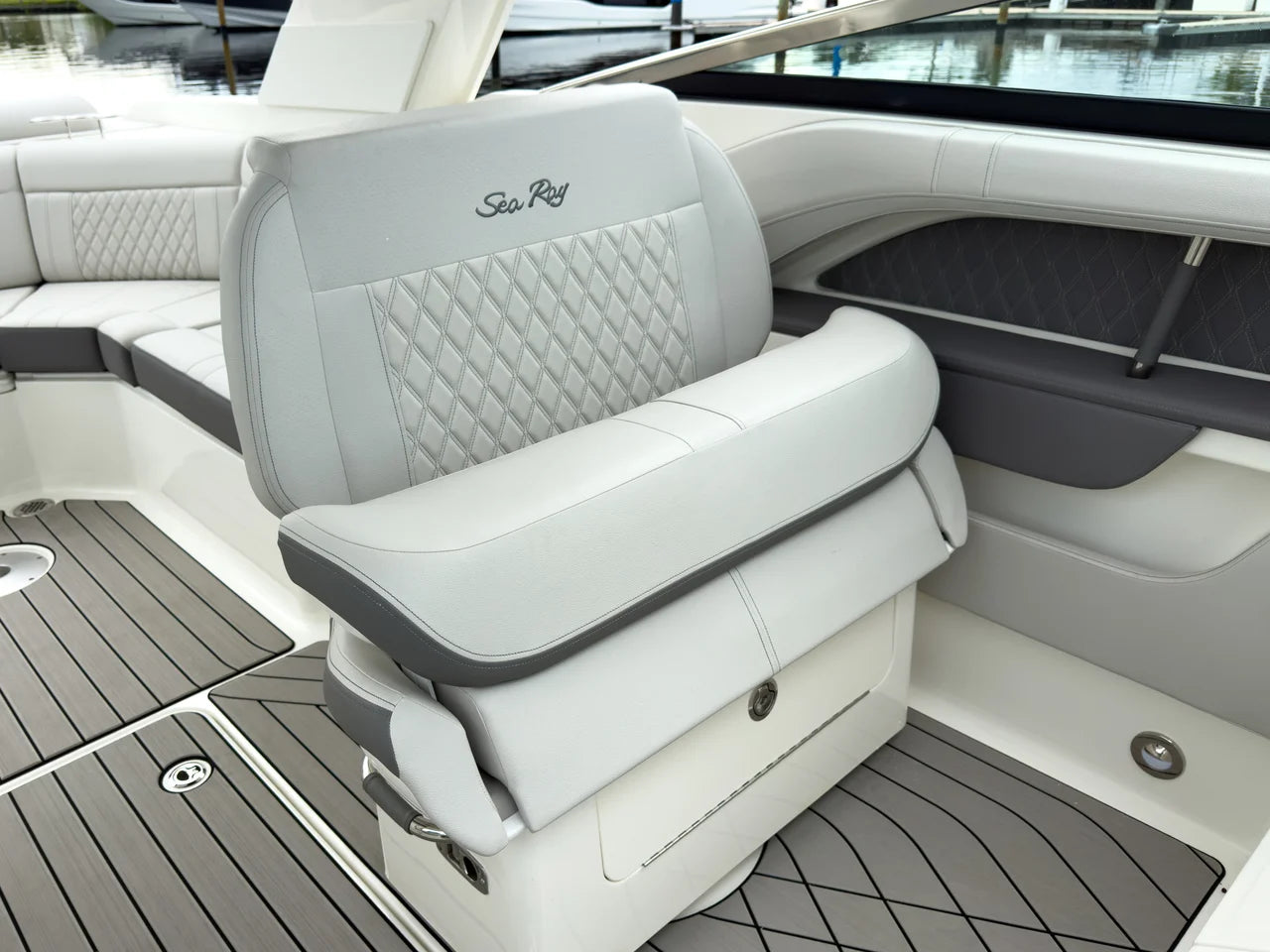 2027 Sea Ray SLX 310 Outboard 31.0 feet, Clearwater, Florida #18