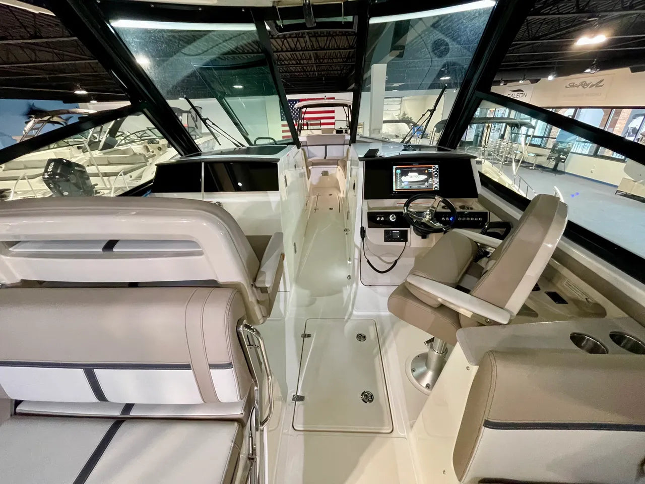 2026 Boston Whaler 330 Vantage 33.0 feet, Clearwater, Florida #14
