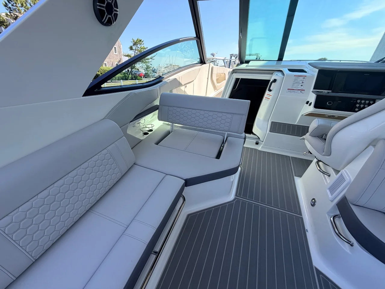 2026 Sea Ray Sundancer 320 Outboard 32.0 feet, Clearwater, Florida #22