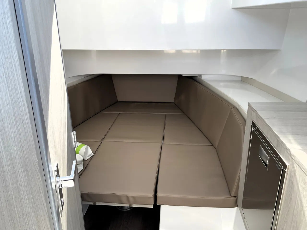 2026 Cruisers Yachts 38 VTR 38.0 feet, Clearwater, Florida #40