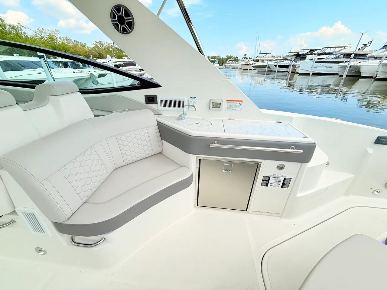 2026 Sea Ray Sundancer 320 Outboard 32.0 feet, Clearwater, Florida #37
