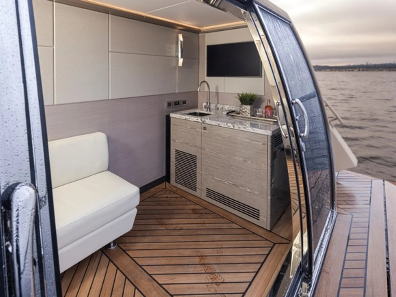 2027 Ocean Alexander 27R 93.0 feet, Clearwater, Florida #17
