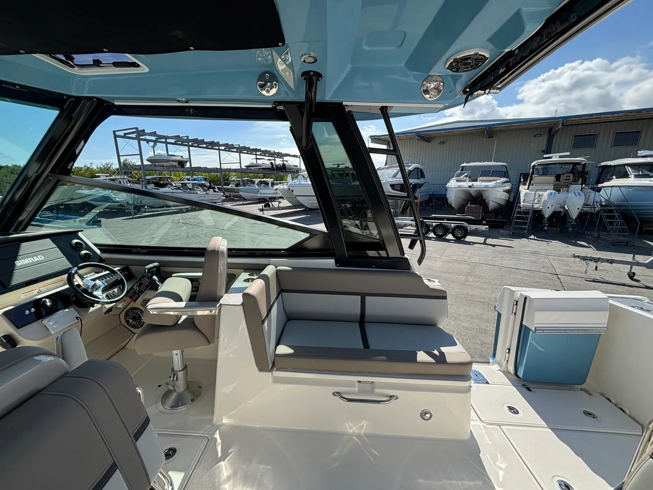 2026 Boston Whaler 330 Vantage 33.0 feet, Clearwater, Florida #11