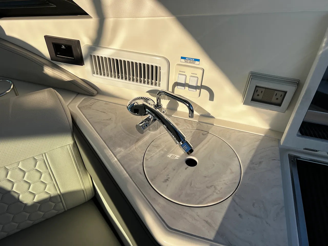 2026 Sea Ray Sundancer 320 Outboard 32.0 feet, Clearwater, Florida #18
