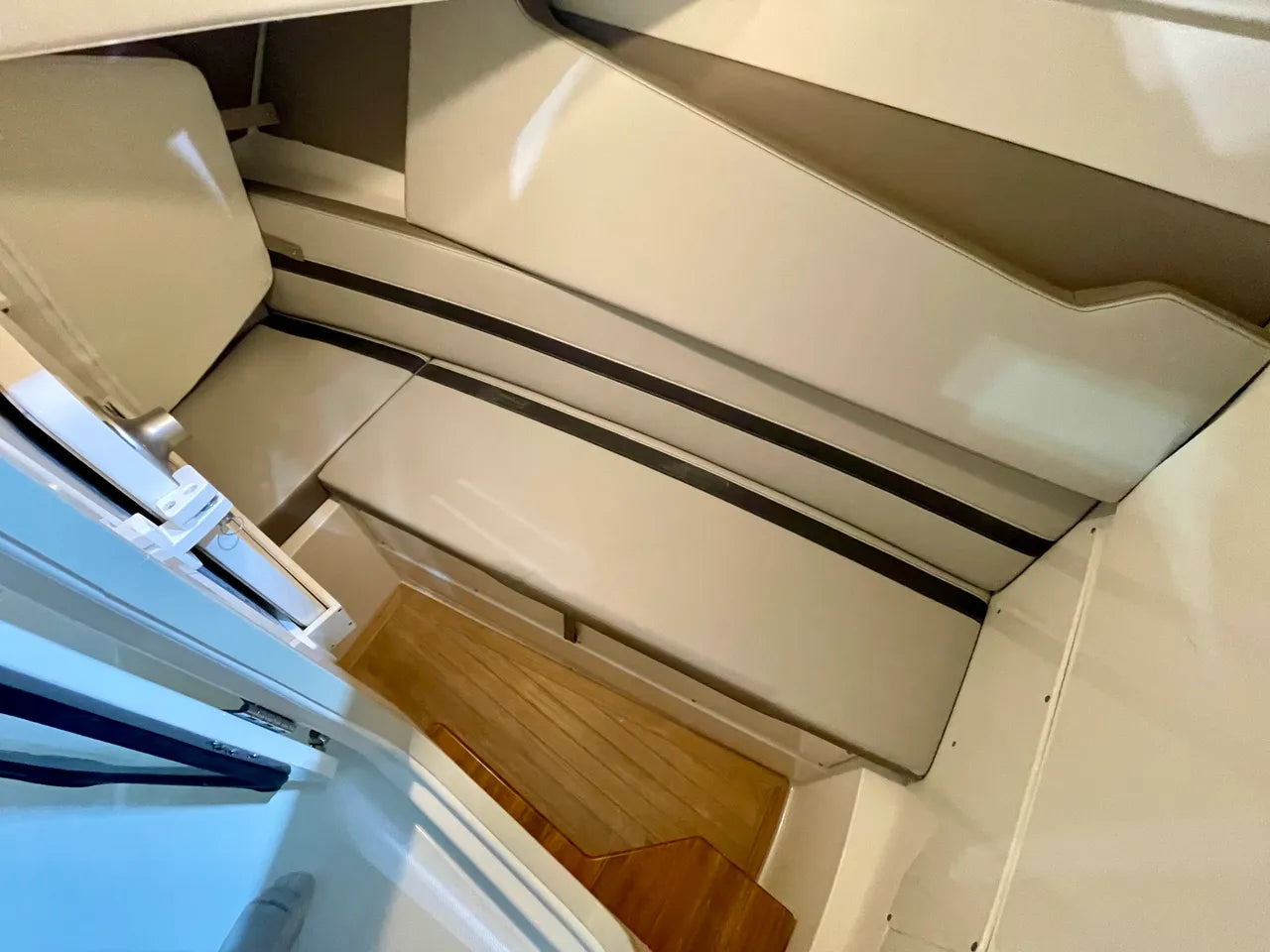 2026 Boston Whaler 330 Vantage 33.0 feet, Clearwater, Florida #18