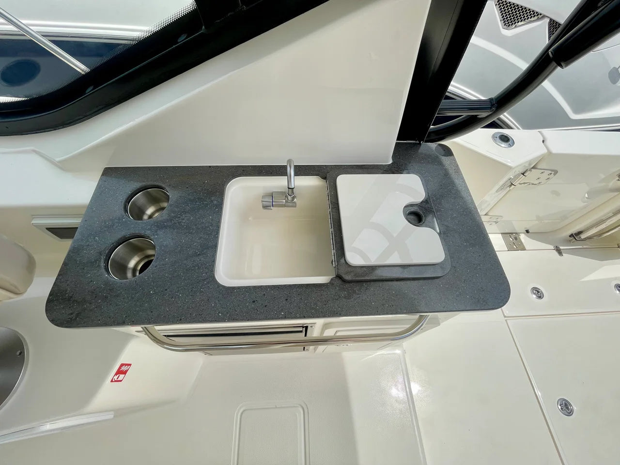 2026 Boston Whaler 325 Conquest 32.0 feet, Clearwater, Florida #10