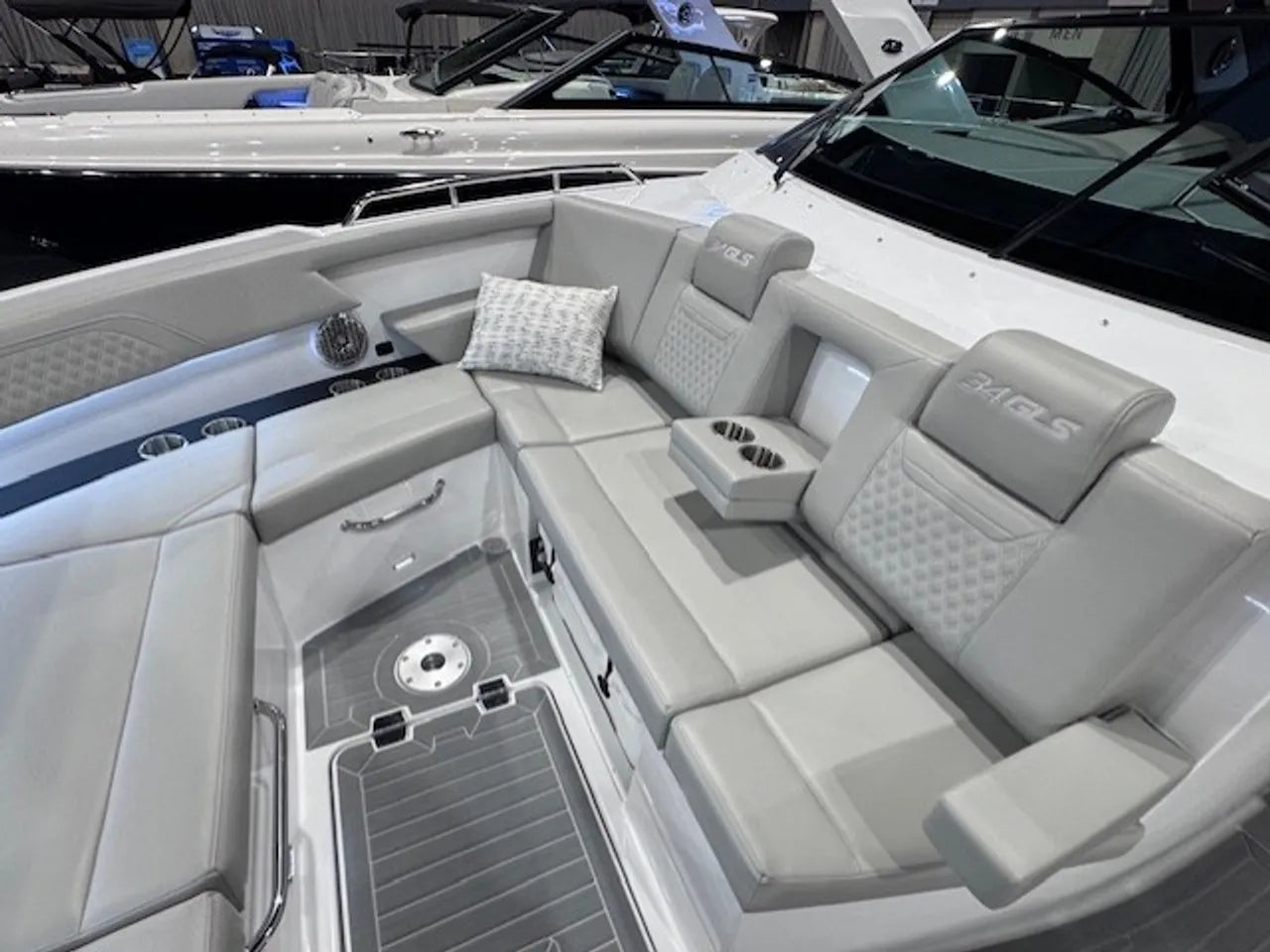 2026 Cruisers Yachts 34 GLS Outboard 34.0 feet, Clearwater, Florida #30