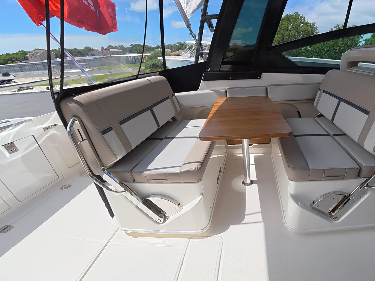 2025 Boston Whaler 330 Vantage 33.0 feet, Clearwater, Florida #21