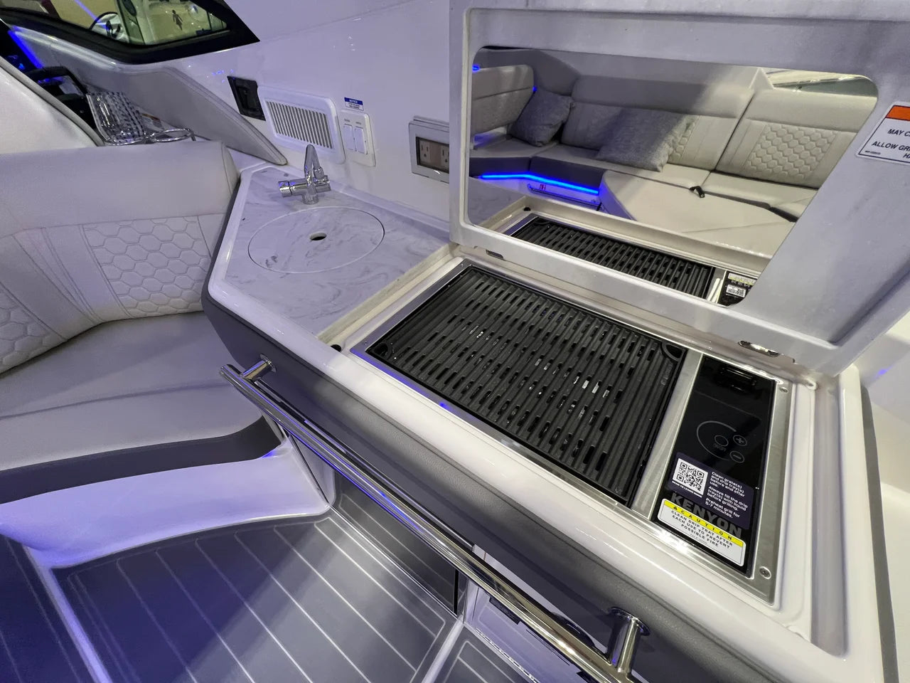 2026 Sea Ray Sundancer 320 Outboard 32.0 feet, Clearwater, Florida #12