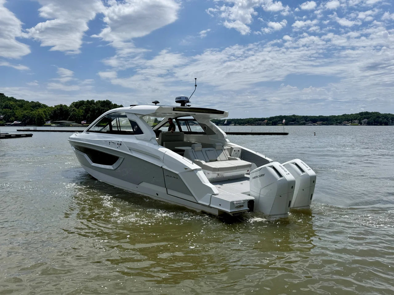 2027 Cruisers Yachts 42 GLS Outboard 42.0 feet, Clearwater, Florida #3