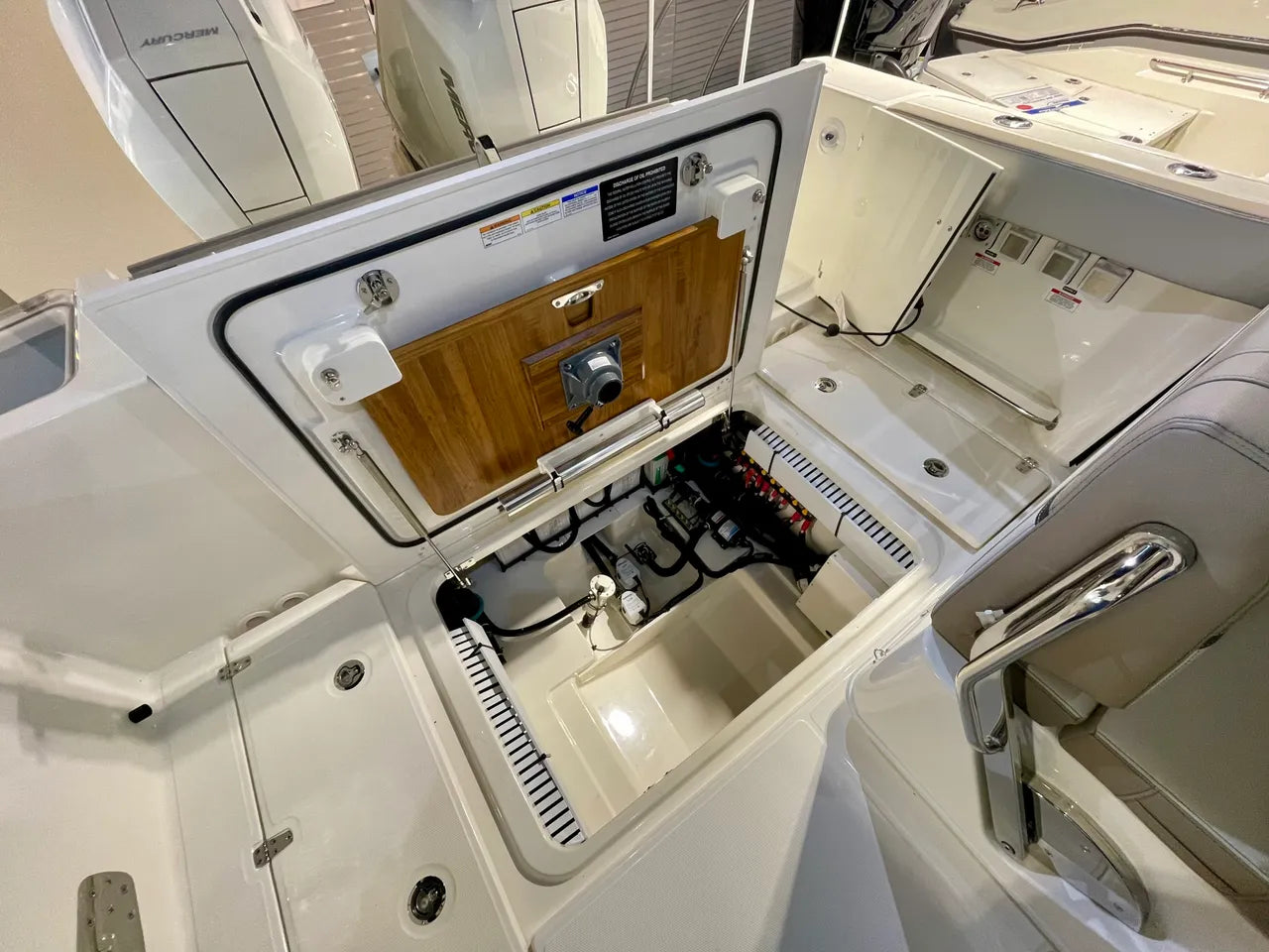 2026 Boston Whaler 330 Vantage 33.0 feet, Clearwater, Florida #3