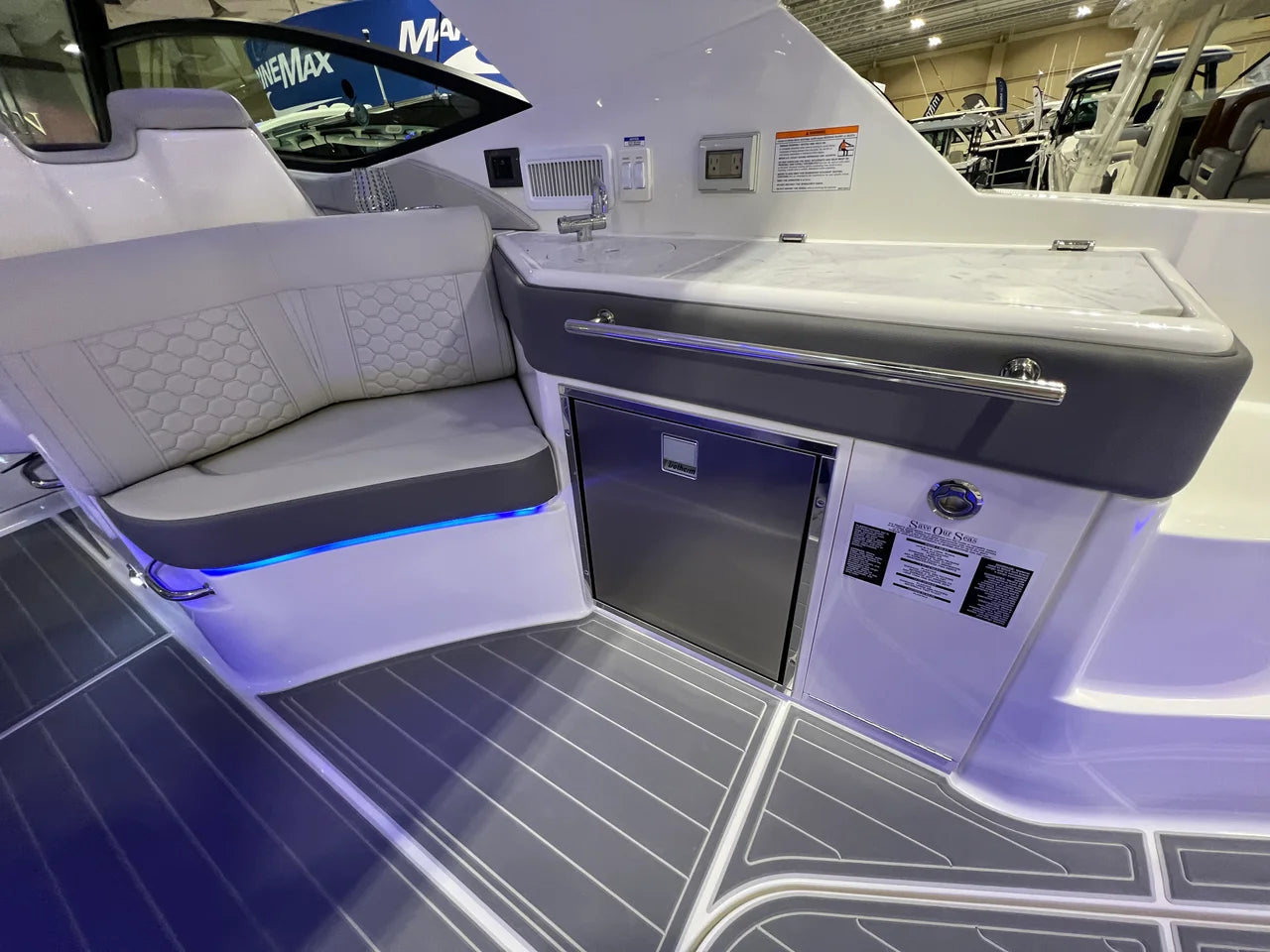 2026 Sea Ray Sundancer 320 Outboard 32.0 feet, Clearwater, Florida #10