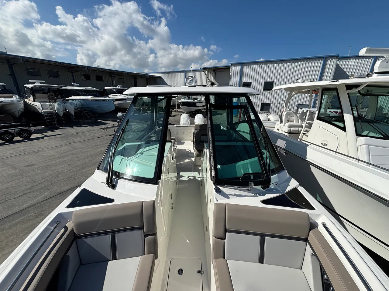 2026 Boston Whaler 330 Vantage 33.0 feet, Clearwater, Florida #23