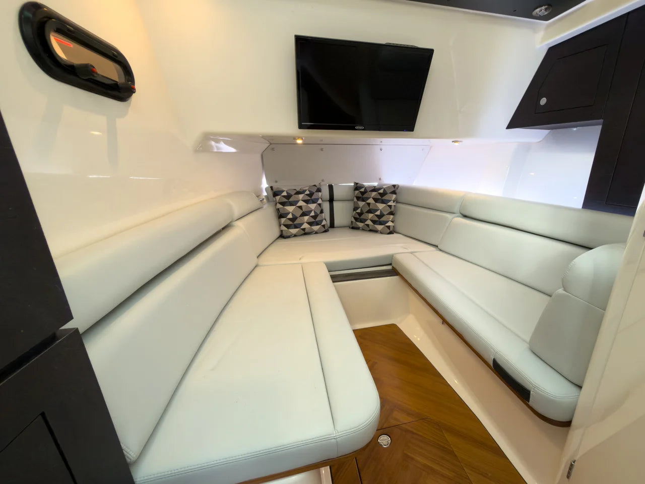 2026 Boston Whaler 350 Realm 35.0 feet, Clearwater, Florida #17