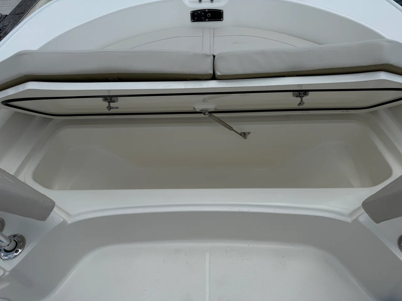 2027 Boston Whaler 210 Montauk 21.0 feet, Clearwater, Florida #24